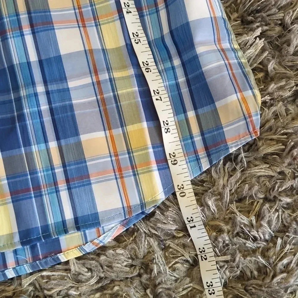 MEN'S Izod classic fit breeze button down shirt - Picture 8 of 9